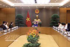 越共中央书记处书记、政府副总理范氏清茶会见了奥地利VAMED Engineering GmbH总经理、德国VAMED+WWH集团董事会成员塞萨尔·路易斯-菲利普·马赛