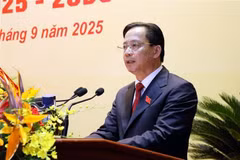 梁山省委书记黄文验在会上发表讲话。图自越通社