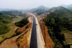 友谊口岸—芝陵高速公路正式通车运营