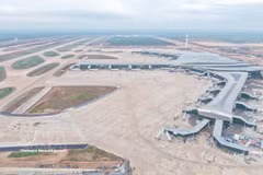 隆城国际机场全景。图自越通社