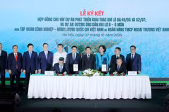合同签字仪式。图自越通社