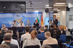 “越南—保加利亚经济与工业合作前景，创新、数字化转型与绿色转型经验分享”研讨会场景。图自《国际报》