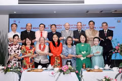 各方代表合影。图自越通社