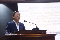 越南驻老挝大使阮明心发表讲话。图自越通社