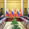 越南国家主席苏林（现为越共中央总书记苏林）于2024年6月20日中午在主席府与对越进行国事访问的俄罗斯联邦总统弗拉基米尔·普京举行会谈。图自越通社
