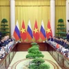 越南国家主席苏林（现为越共中央总书记苏林）于2024年6月20日中午在主席府与对越进行国事访问的俄罗斯联邦总统弗拉基米尔·普京举行会谈。图自越通社