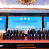 与会代表合影。图自Vietnam+