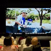 组委会介绍IRONMAN铁人三项赛的比赛项目。图自越通社