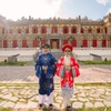 越南传统服饰颇受国际游客的喜欢。图自traveleverywhere.vn