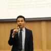 旅居英国和爱尔兰越南人知识分子协会（VIS）主席阮春训教授发表讲话。图自越通社