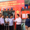 庆和省委书记、省选举指导委员会主任严春成视察了北芽庄坊的选举准备工作。图自越通社