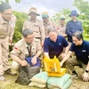  2025年4月2日，越南外交部副部长杜雄越与美国驻越南大使马克·E·纳珀在广治省向化县向新乡共同按下按钮，引爆并销毁未爆炸弹药。Thứ trưởng Bộ Ngoại giao Đỗ Hùng Việt và Đại sứ Hoa Kỳ tại Việt Nam Marc E. Knapper ấn nút hủy nổ bom mìn tại xã Hướng Tân, huyện Hướng Hóa, tỉnh Quảng Trị ngày 2/4/2025.