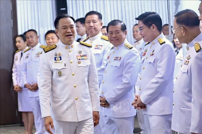 内阁由总理阿努廷（兼任内政部长） 领导。图自越通社