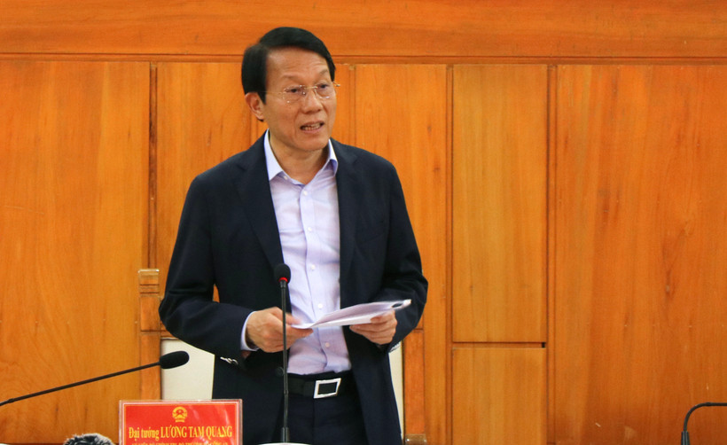 梁三光大将发表讲话。图自越通社