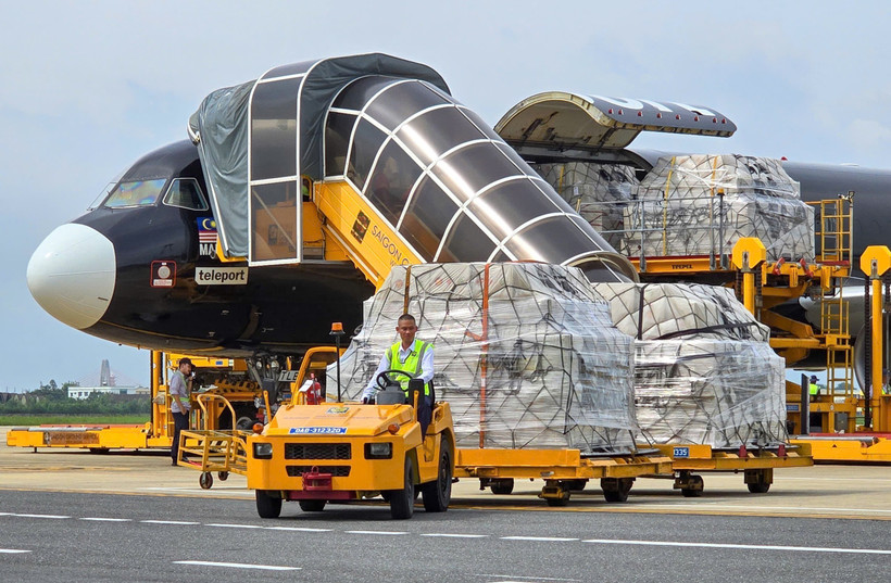 援助物资。图自越通社