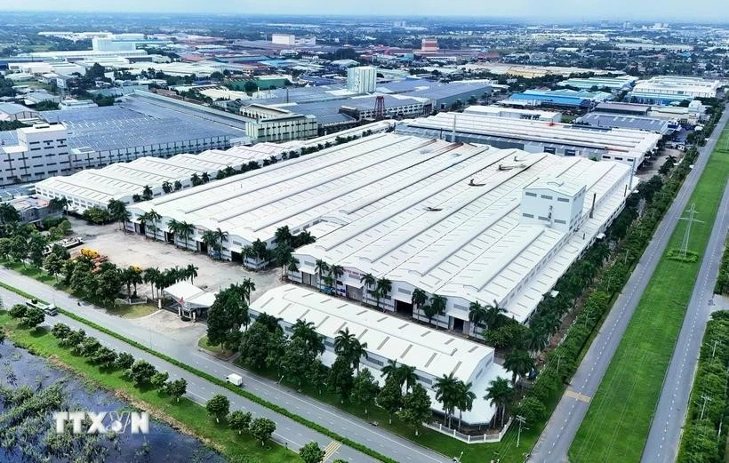 永禄2号工业区位于隆安省𤅶溧县，与胡志明市平政县接壤。