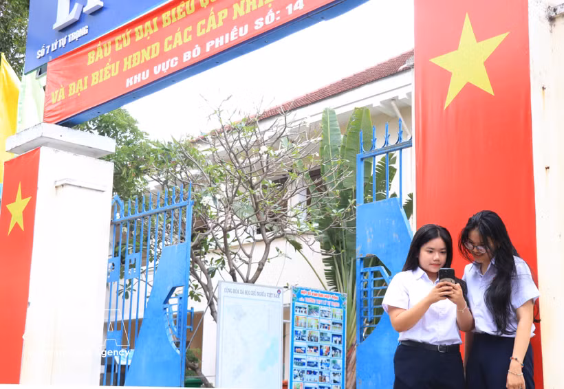 在2026-2031年任期国会代表和各级人民议会代表选举日的氛围中，河静省各学校的宣传工作广泛开展。图自越通社