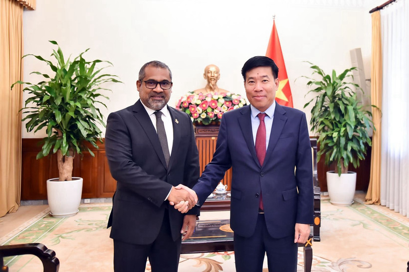 越南副外长阮孟强会见马尔代夫外交部长阿卜杜拉·哈利勒。图自越南外交部