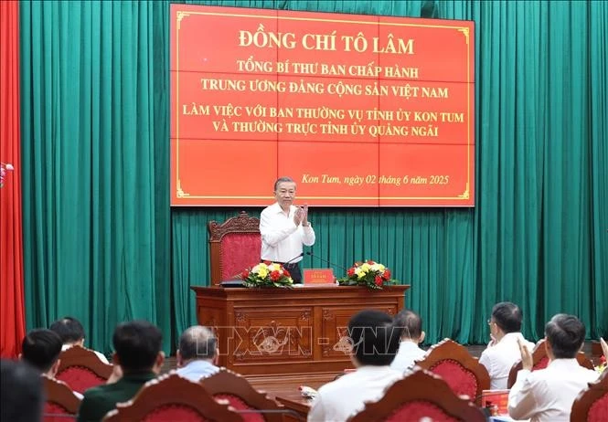 苏林总书记出席会议。图自越通社