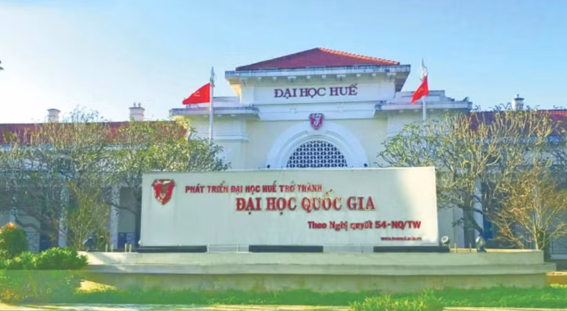 顺化大学则实现跨越式进步，全球排名提升700余位，位列全国第六。图自VnExpress