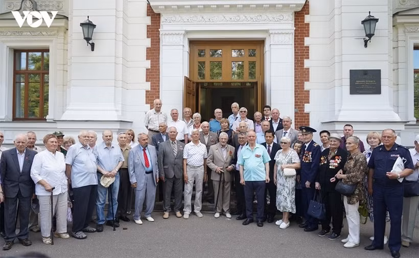 与会代表合影。图自VOV