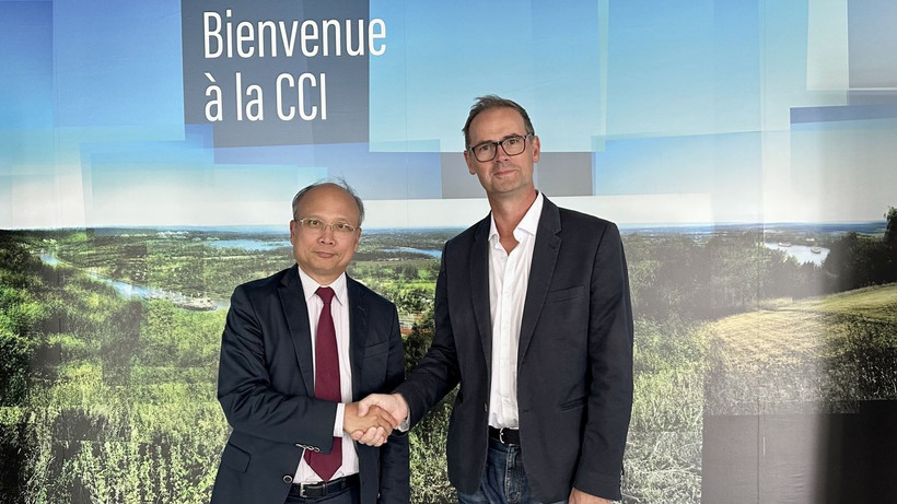 诺曼底工商会（CCI Normandie）主席樊尚·洛达（Vincent Laudat）接待越南大使丁全胜。图自越通社