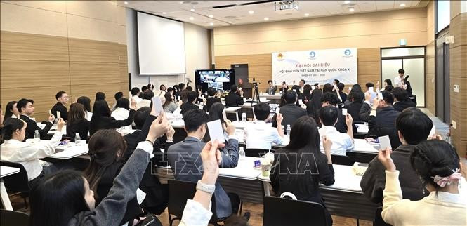 2025年4月6日，韩国越南学生会（VSAK）举行了第十届在韩越南留学生代表大会。图自越通社