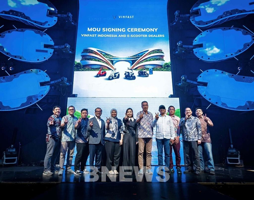 VinFast 与印尼 6 家电动摩托车经销商签署战略合作谅解备忘录。图自越通社
