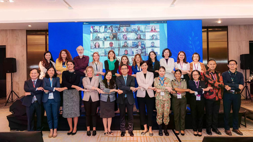 与会代表合影。图自国际报