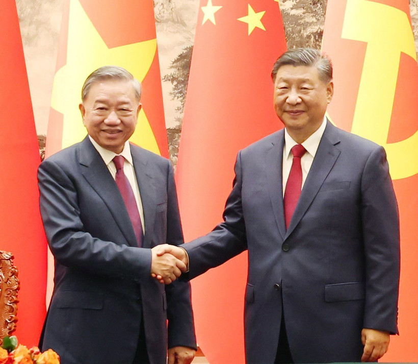 2024年8月19日，越共中央总书记、国家主席苏林与中共中央总书记、国家主席习近平亲切握手。图自越通社