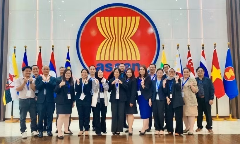 越南SPS办事处代表与印尼谈判代表团成员合影。越南SPS办事处