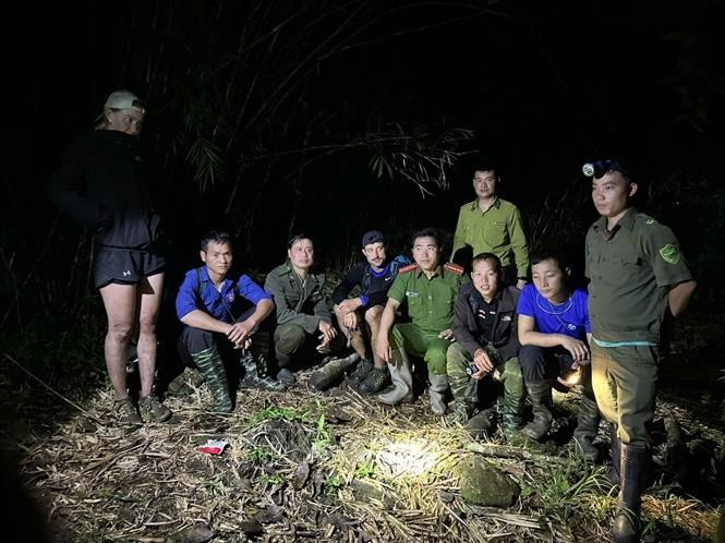 越南黄连国家公园成功救援两名迷路奥地利游客。图自越通社