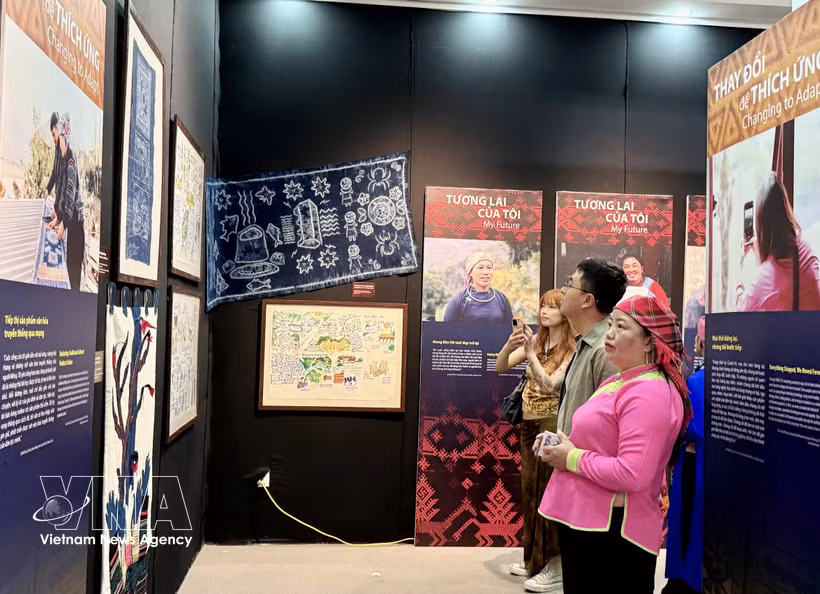 “在云端播绿”展览在河内市李常杰街36号越南妇女博物馆开幕。图自越通社