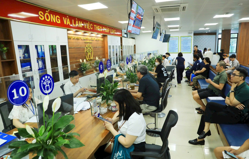 河内推进行政审批改革 为两级地方政府高效运行做好准备。图自hanoimoi.com