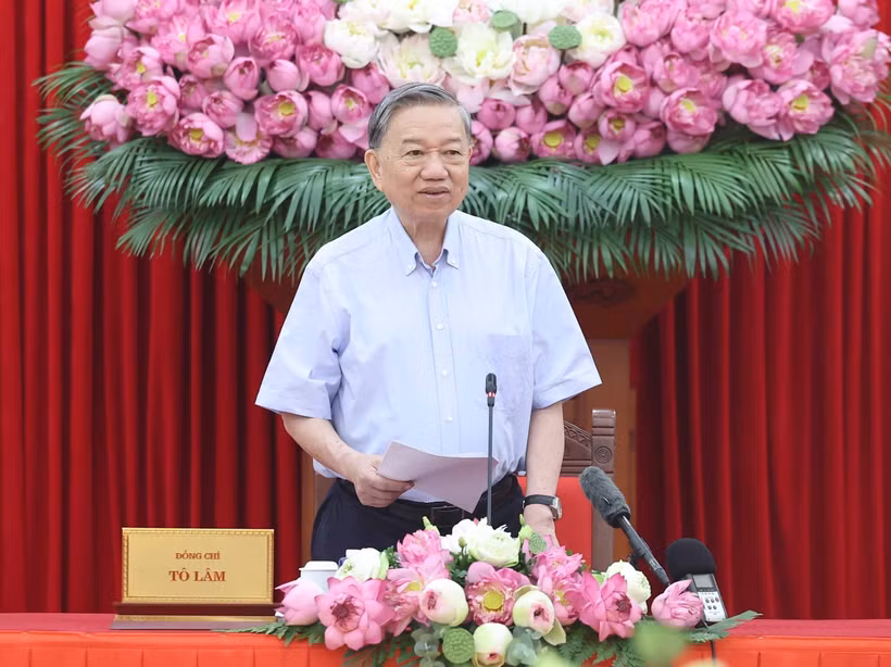 苏林总书记发表讲话。图自越通社