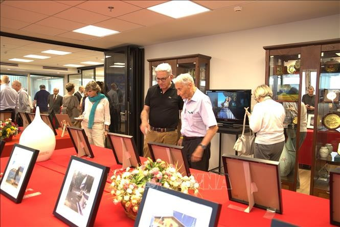 越南驻以色列大使馆举办提为“人生的回响”的摄影艺术展。图自越通社