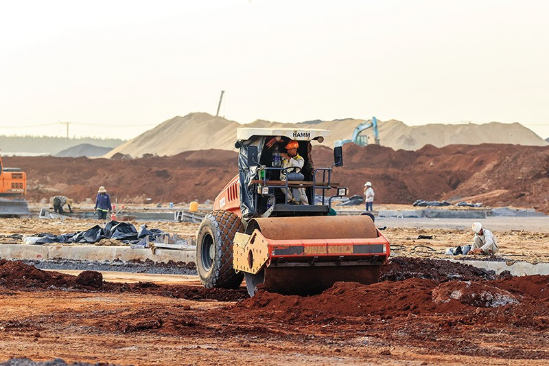 2026年公共投资规模可能需达到165万亿越南盾。图自越通社