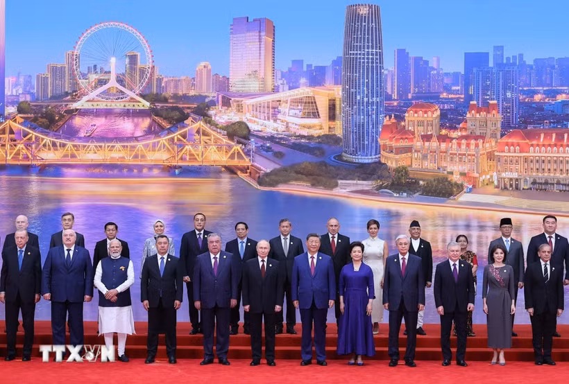 与会代表合影。图自越通社