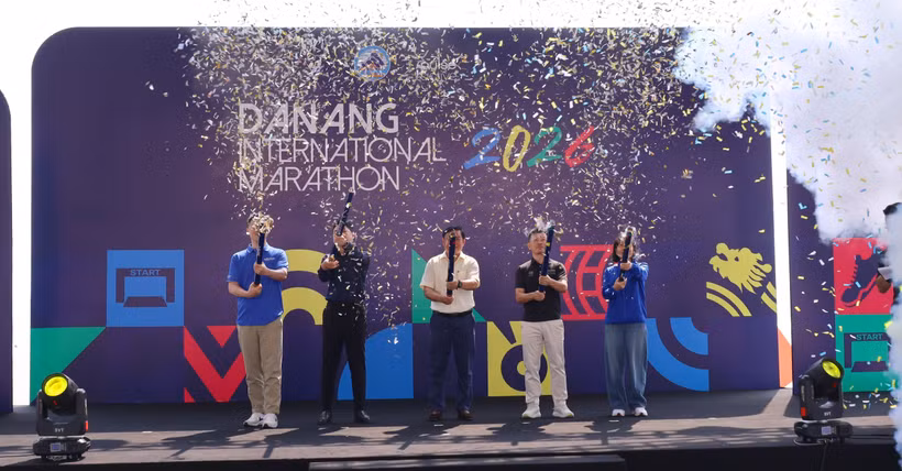 3月20日，2026年岘港国际马拉松赛正式开赛。图自越通社