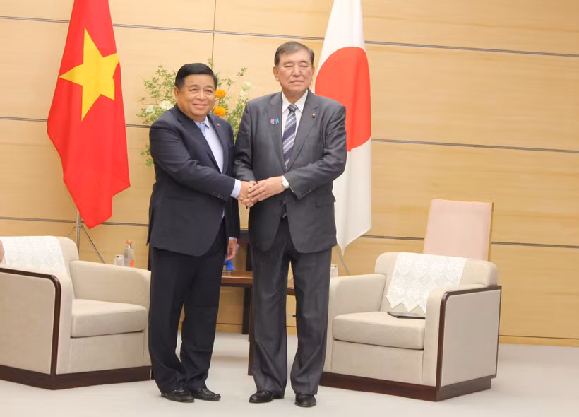 越南政府副总理阮志勇会见日本首相石破茂。图自越通社