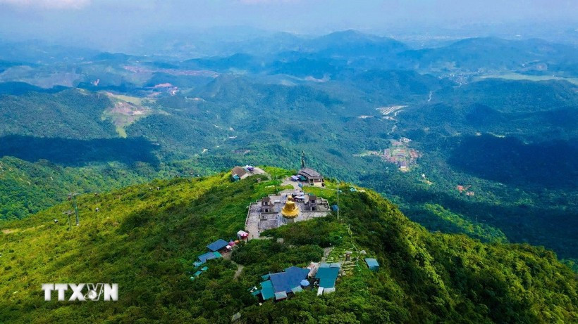 神圣的安子山脉。图自越通社