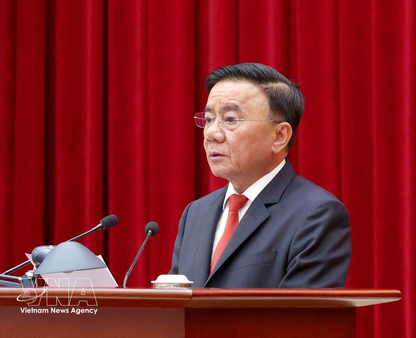 陈锦秀召开越共十四大筹备与组织服务工作总结会议。图自越通社