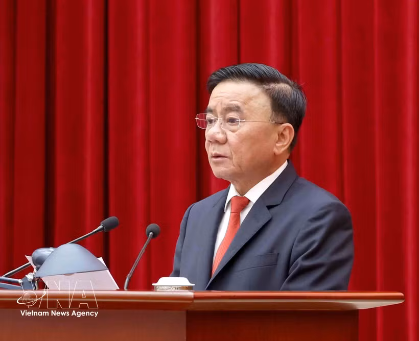陈锦秀召开越共十四大筹备与组织服务工作总结会议。图自越通社
