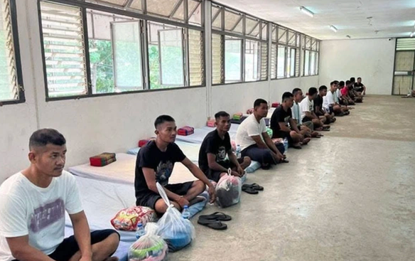 被扣押在泰国的柬埔寨士兵。图自泰国皇家陆军