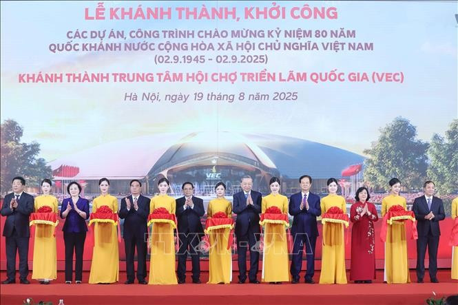 国庆80周年250项献礼工程项目8月19日上午一齐开竣工。图自越通社
