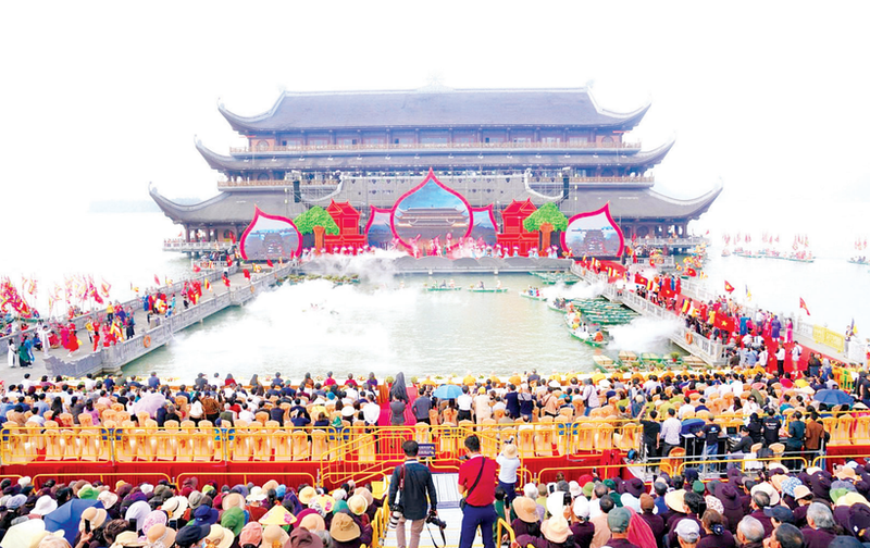 三祝寺一直以来吸引着大量游客前来参观、体验。图自人民报