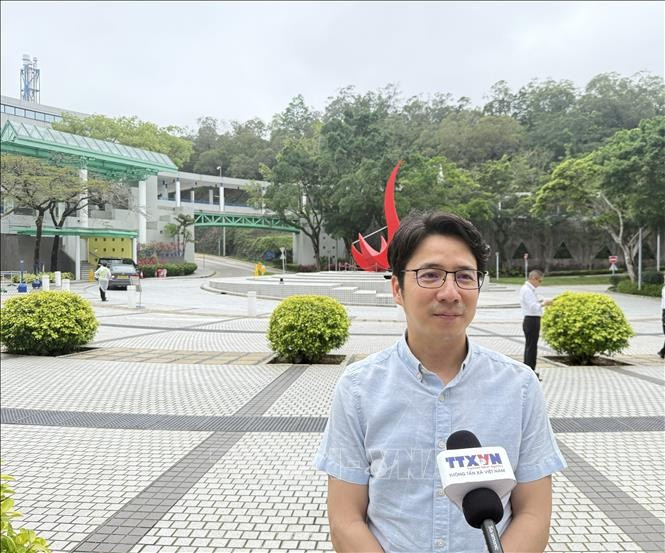 现任教于香港科技大学生命科学学院的阮俊英。图自越通社