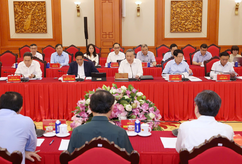 党中央签发新规定 补充将书记处常务书记职务列为党和国家高层领导人。图自dangcongsan.vn