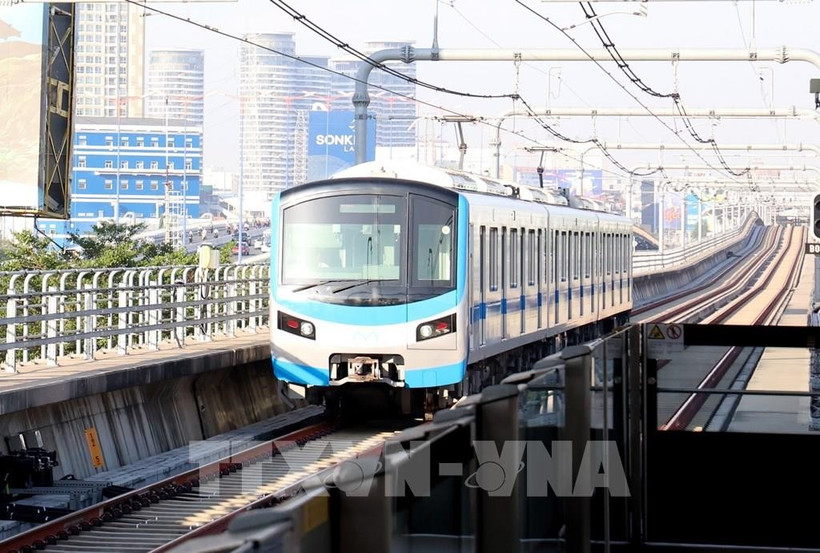 胡志明市滨城-仙泉地铁一号线全线已投入运行。图自越通社