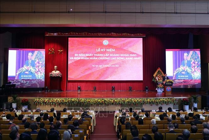 越共中央总书记苏林出席会议并发表重要讲话。图自越通社